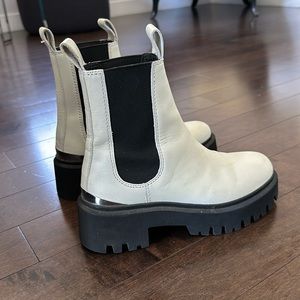 Maje- lug boot size 6